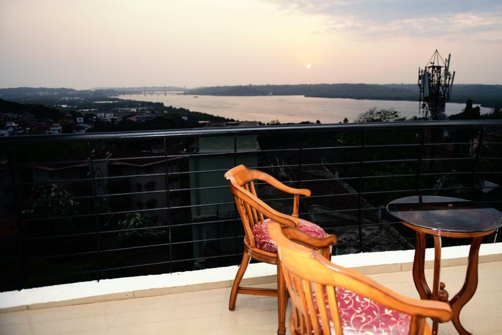 Apartment 3 Bhk With River View Panaji